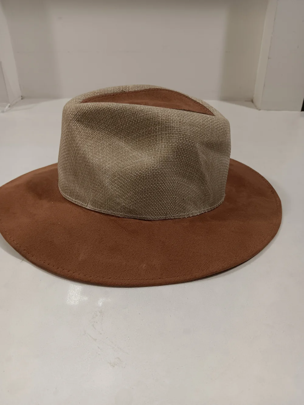 Two-Tone Brown and Beige Wide-Brim Fedora Hat
